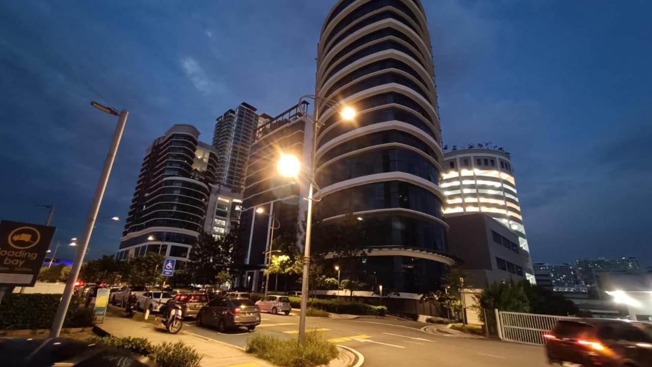 Pacific Towers Star Seksyen 13 Pj Jaya One Parking Pool Kitchen Apartment เปอตาลิงจายา ภายนอก รูปภาพ